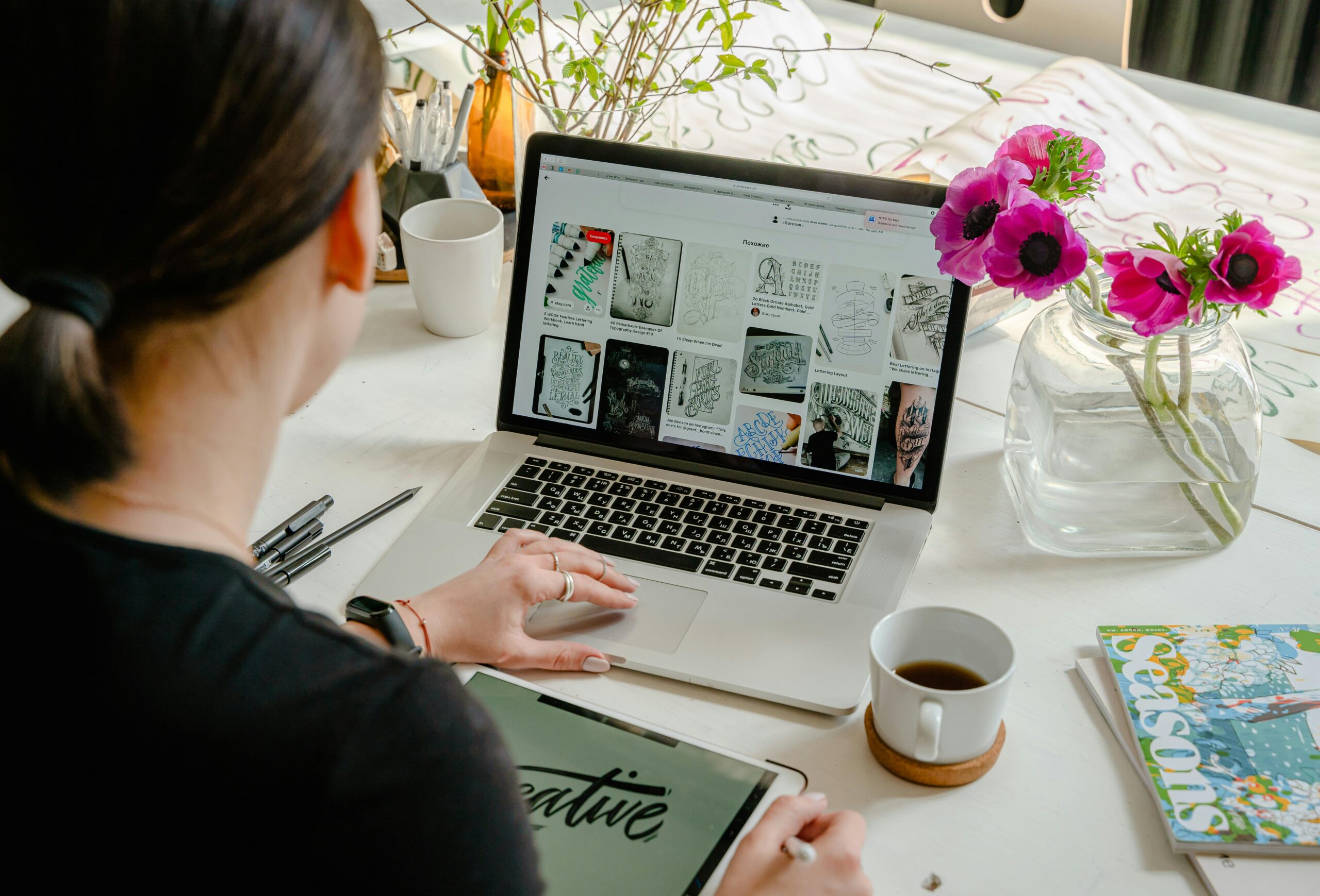 Social Media Graphics - 900/hour